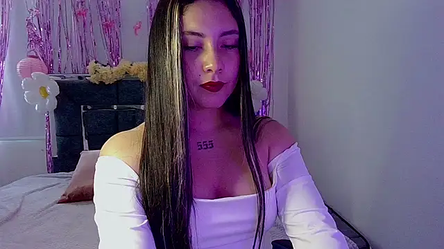 Lia 14  online show from October 8, 2025, 6:27 pm