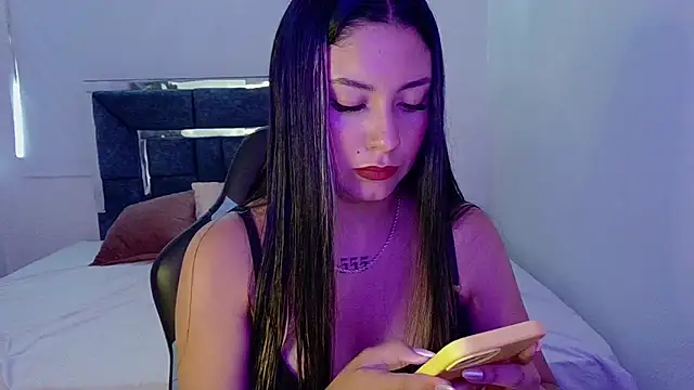 Lia 14  online show from January 6, 2026, 6:33 pm