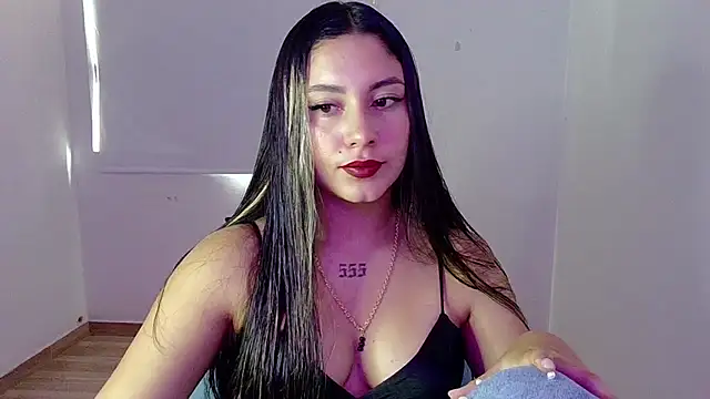 Lia 14  online show from January 15, 2026, 6:44 pm