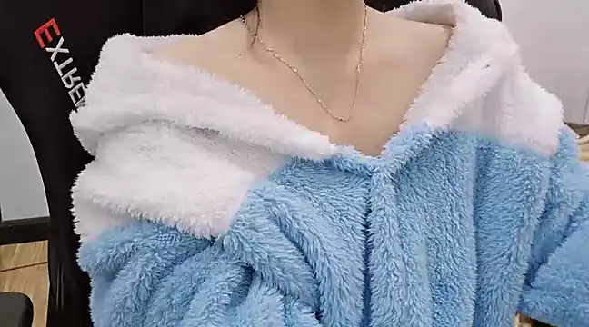 Kemmy babe20 online show from February 14, 2025, 2:23 pm