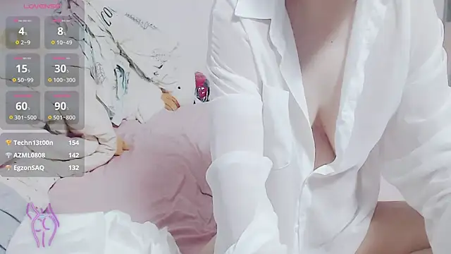 zhenzhen521 online show from December 24, 2024, 4:40 pm