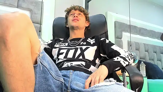 AnthonyAlso online show from September 29, 2025, 7:51 pm