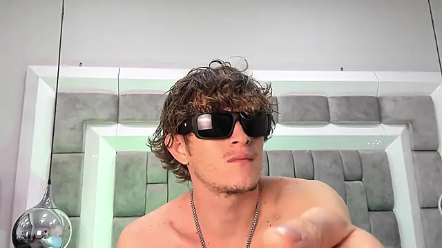 AnthonyAlso online show from October 18, 2025, 8:31 pm