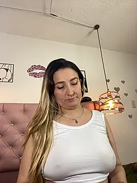 antonella87 online show from October 3, 2025, 11:35 pm