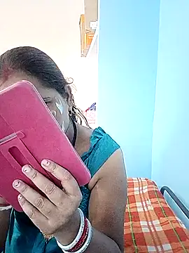 reemacouple007 online show from October 25, 2025, 7:27 am