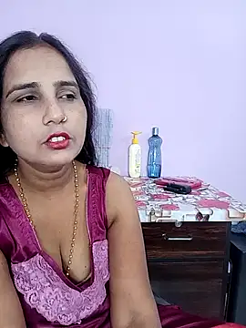 Snapshot of reemacouple007 chatting on April 2, 2026, 7:50 am reemacouple007 online show from April 2, 2026, 7:50 am