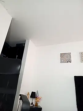 tata laima   online show from January 3, 2025, 5:42 pm