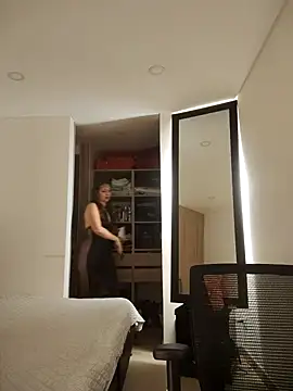 tata laima   online show from October 31, 2025, 2:40 pm