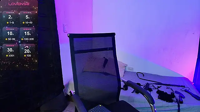 BLACKTSUKI7  online show from September 14, 2025, 9:25 pm