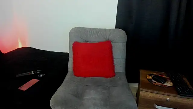 liily moore online show from April 9, 2026, 6:02 am