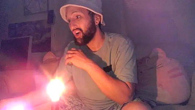 BobbyQ29 online show from April 13, 2026, 3:23 am