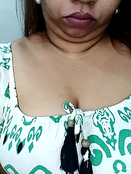 Ravina patil1 online show from November 18, 2025, 12:53 pm