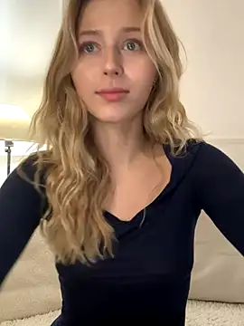 LunaRase online show from September 26, 2025, 11:58 am