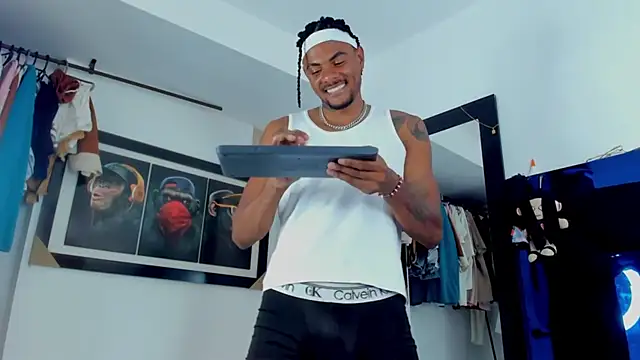 Snapshot of TysonWalkers chatting on November 5, 2025, 9:26 pm TysonWalkers online show from November 5, 2025, 9:26 pm