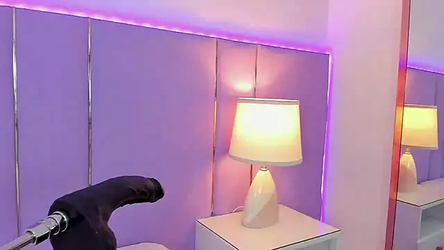 SophyRuiz  online show from November 12, 2025, 11:54 am