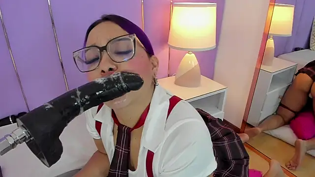 SophyRuiz  online show from November 24, 2025, 12:05 pm