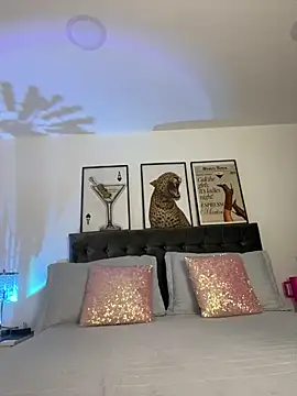 exoticcute online show from March 11, 2026, 9:21 pm