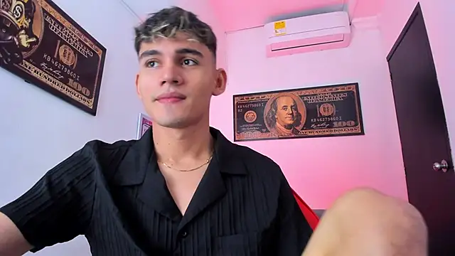 EstebanPerez  online show from December 31, 2024, 12:15 pm