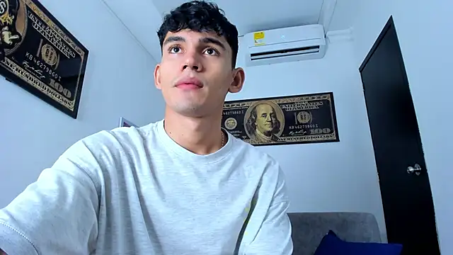 EstebanPerez  online show from January 15, 2025, 12:04 pm