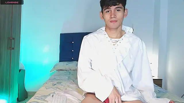 EstebanPerez  online show from March 14, 2025, 1:46 pm