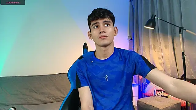 EstebanPerez  online show from March 18, 2025, 2:37 pm