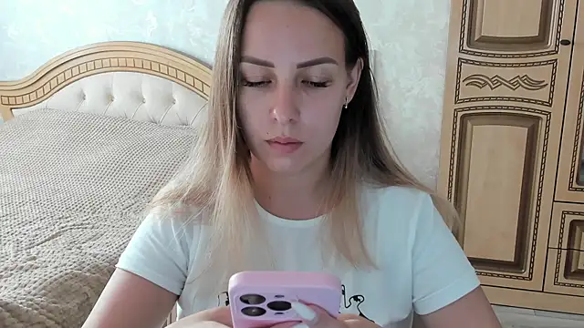 Mia shy1 online show from November 1, 2025, 7:43 am