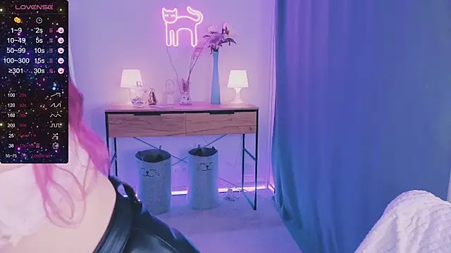 Lucy Millss online show from January 10, 2025, 12:04 pm