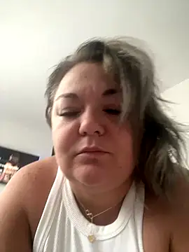 MikyVesela online show from October 15, 2025, 7:41 am