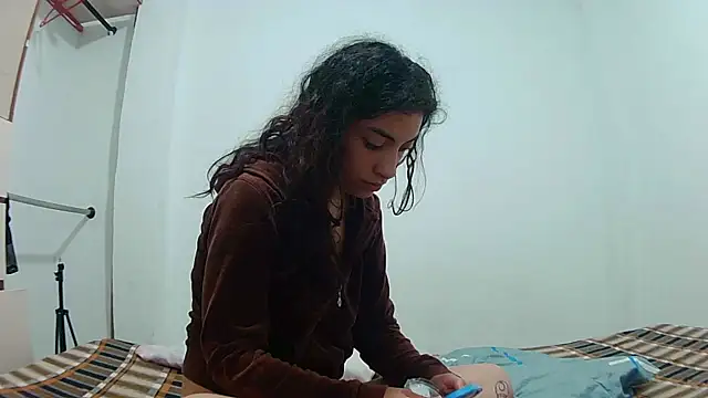 stephybrowm7 online show from March 15, 2025, 4:54 pm