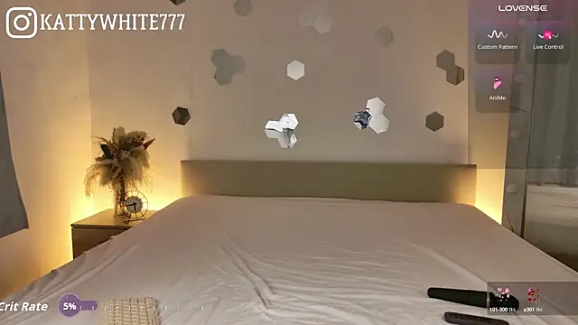 -KATTY- online show from October 13, 2025, 8:53 pm