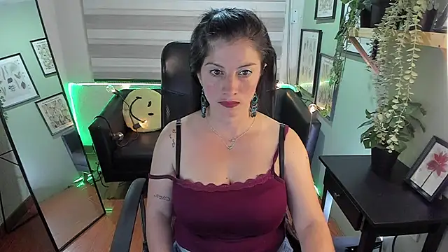 Snapshot of Aliiz_01 chatting on July 24, 2026, 7:34 pm Aliiz 01 online show from July 24, 2026, 7:34 pm