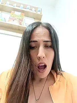 Lena-32 online show from April 10, 2026, 11:09 pm