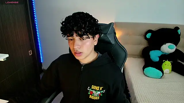 Snapshot of _nickconnor01 chatting on December 2, 2024, 9:17 pm nickconnor01 online show from December 2, 2024, 9:17 pm