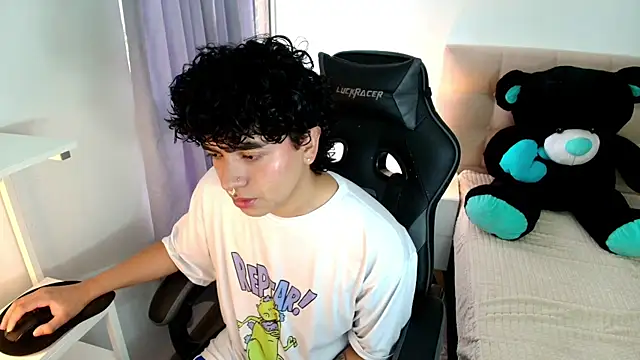 Snapshot of _nickconnor01 chatting on December 7, 2024, 8:49 pm nickconnor01 online show from December 7, 2024, 8:49 pm