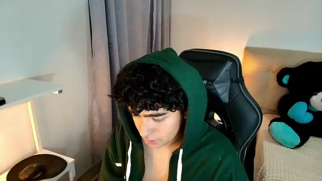 Snapshot of _nickconnor01 chatting on December 8, 2024, 11:08 pm nickconnor01 online show from December 8, 2024, 11:08 pm