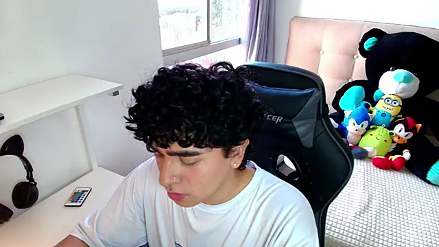 Snapshot of _nickconnor01 chatting on December 19, 2024, 8:34 pm nickconnor01 online show from December 19, 2024, 8:34 pm