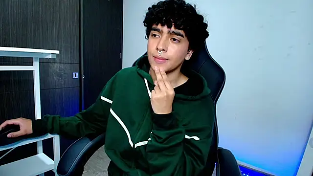 Snapshot of _nickconnor01 chatting on January 26, 2025, 12:16 am nickconnor01 online show from January 26, 2025, 12:16 am