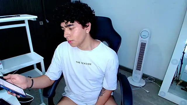 Snapshot of _nickconnor01 chatting on January 29, 2025, 8:46 pm nickconnor01 online show from January 29, 2025, 8:46 pm