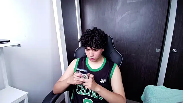 Snapshot of _nickconnor01 chatting on February 19, 2025, 5:38 pm nickconnor01 online show from February 19, 2025, 5:38 pm