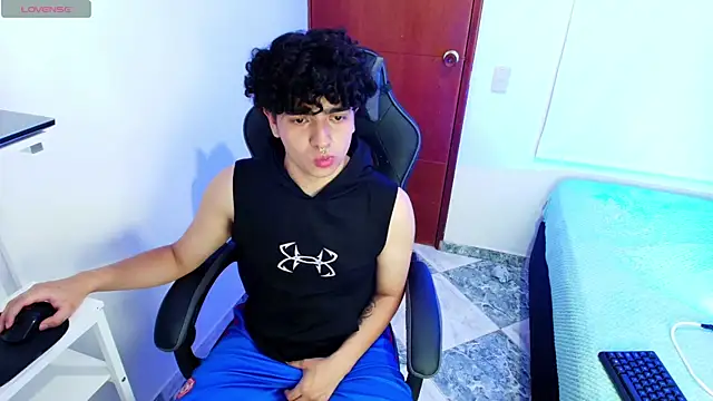 Snapshot of _nickconnor01 chatting on March 14, 2025, 12:32 am nickconnor01 online show from March 14, 2025, 12:32 am