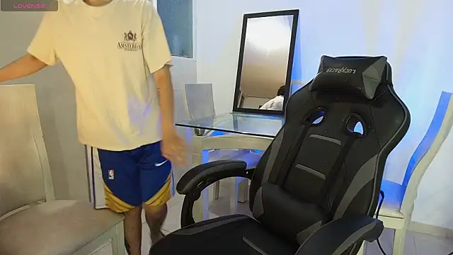 Snapshot of _nickconnor01 chatting on November 11, 2025, 3:06 am nickconnor01 online show from November 11, 2025, 3:06 am