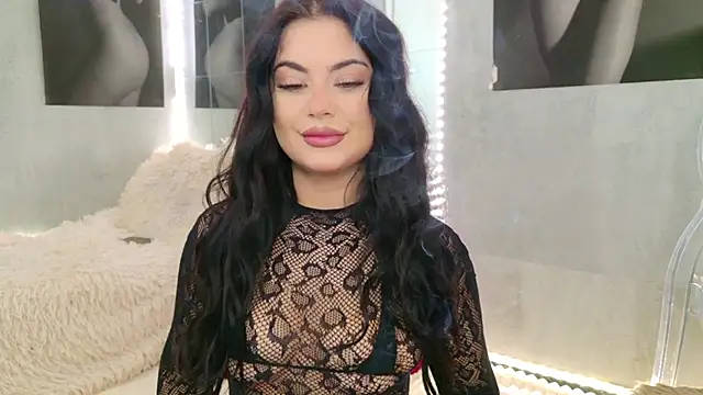 celia chanel online show from October 24, 2025, 4:42 am