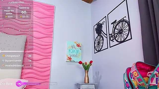 Snapshot of Veronica_Tits chatting on February 3, 2025, 8:24 am Veronica Tits online show from February 3, 2025, 8:24 am