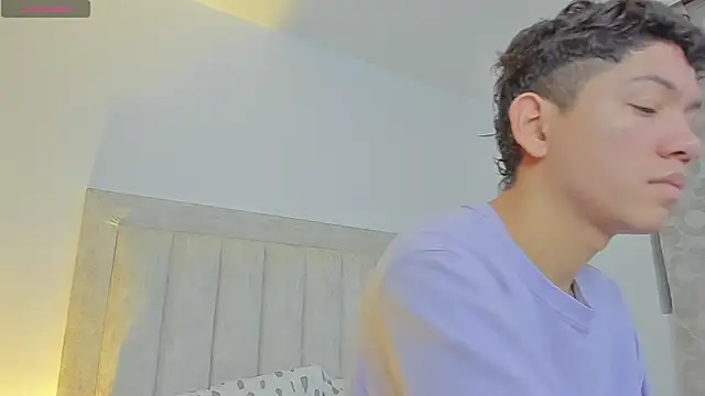 JulianRose 1 online show from March 12, 2025, 10:37 am