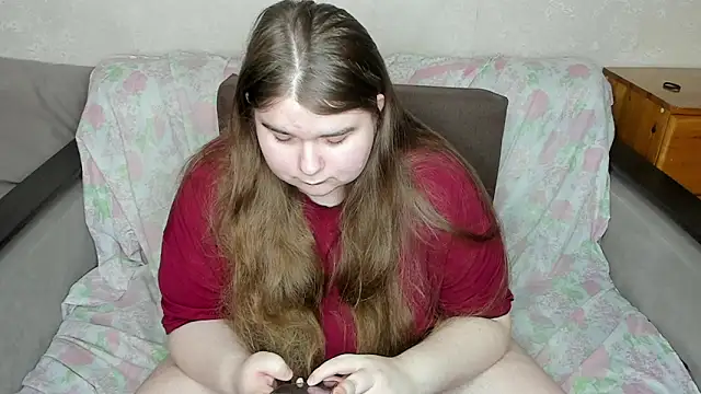 Snapshot of Aushpana chatting on April 1, 2026, 7:53 am Aushpana online show from April 1, 2026, 7:53 am