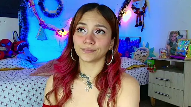 alisson zafiro  online show from December 20, 2025, 3:24 am