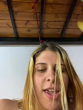 FlorBich online show from February 22, 2025, 9:26 pm