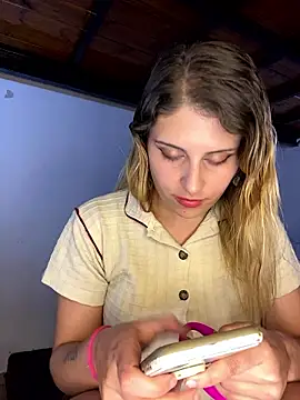 FlorBich online show from January 18, 2026, 8:34 pm