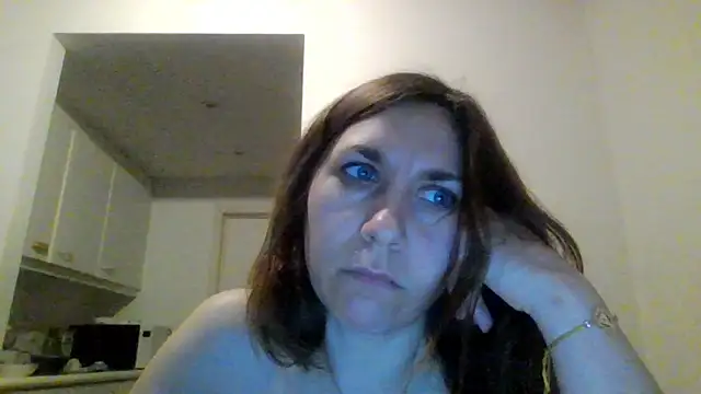 JasmineGlamour online show from March 17, 2026, 9:29 pm