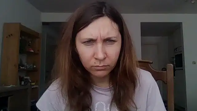 JasmineGlamour online show from April 5, 2026, 1:30 pm